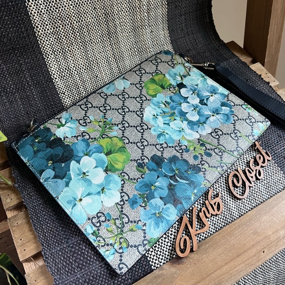🌼SOLD🌼🌸Gucci Blooms Zip Wrislet Pouch🌸 - Picture 10 of 17